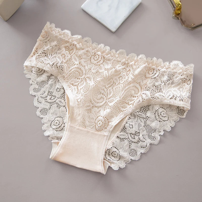 Cheeky Charm – The Everyday Temptation
