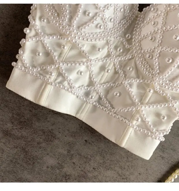 Pearl Siren – A Corset Made to Captivate