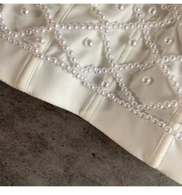 Pearl Siren – A Corset Made to Captivate
