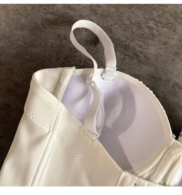 Pearl Siren – A Corset Made to Captivate